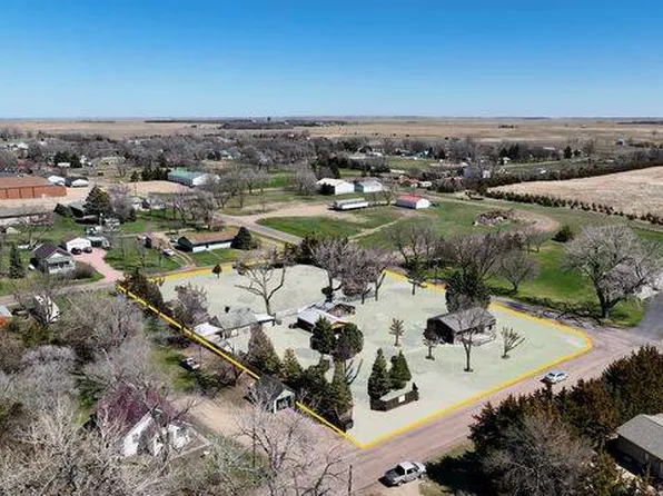 320 E 6th St, Kimball, SD 57355