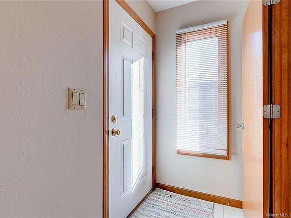 4th image of 410 Emmett St Unit 46