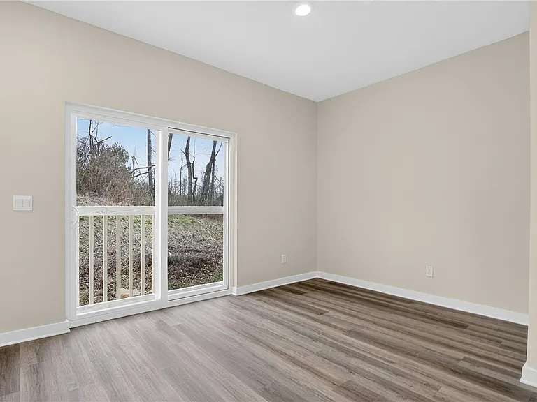 704 Olivia St — Photo 10