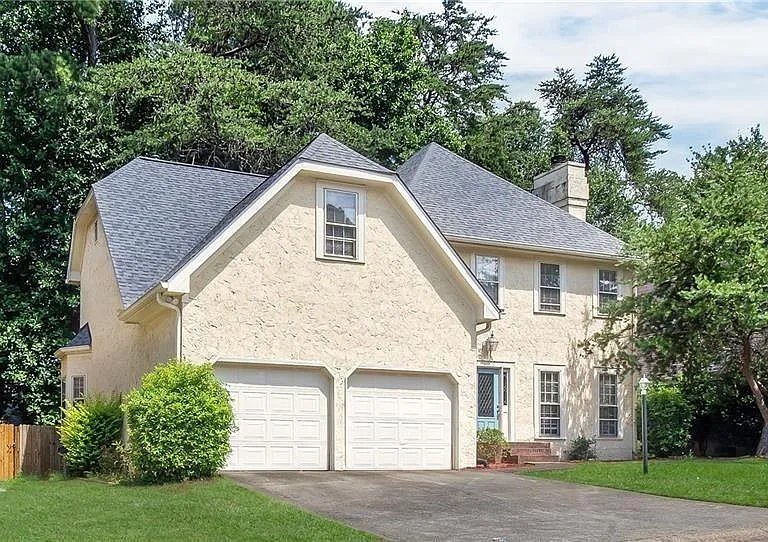 919 Bridgegate Dr NE — Photo 2