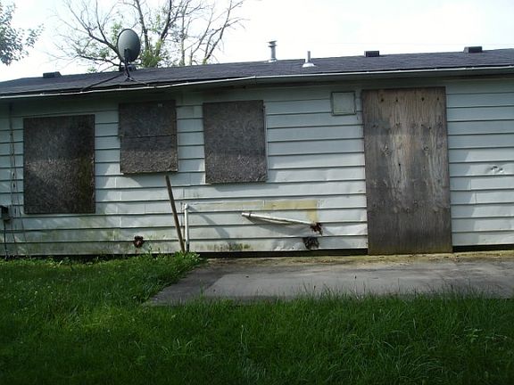 2nd image of 3150 Laverne Dr