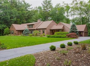 11 Harding Dr, Weatogue, CT 06089