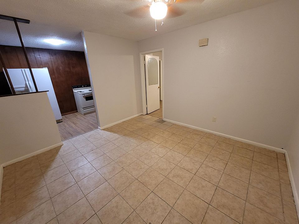 1st image of 915 S 17th St