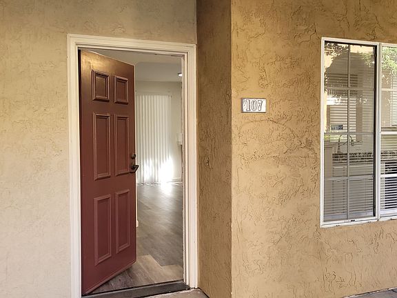 2nd image of 2050 Camino De La Reina Unit 107