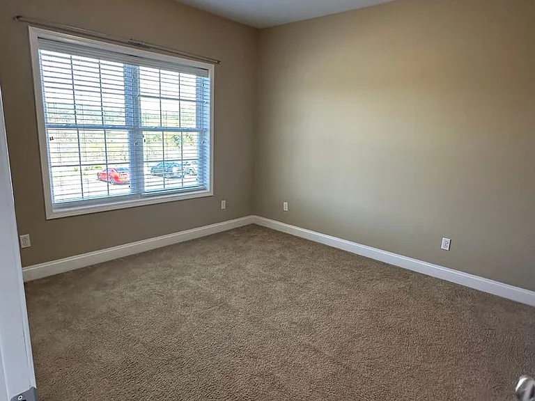 Sterling Ridge Apartments — Photo 30