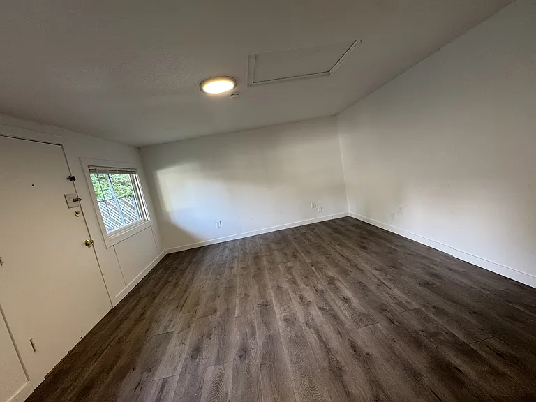 820 S Donovan St #B — Photo 6