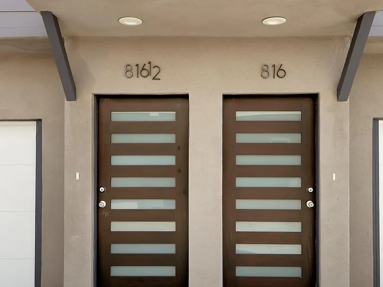 816 N Harvard Blvd — Photo 9