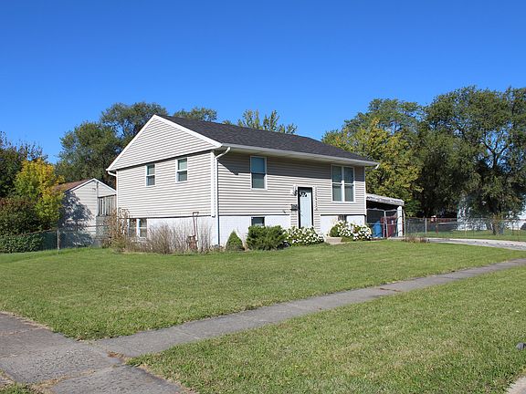 3rd image of 22420 Brookwood Dr