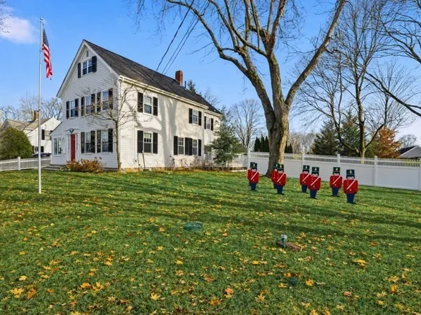 428 Main St, Hingham, MA 02043