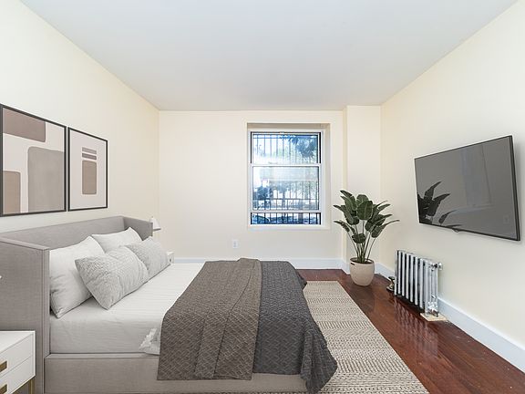 4th image of 1050 Lafayette Ave APT 1