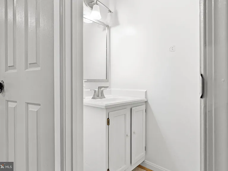 3218 Westdale Ct — Photo 14