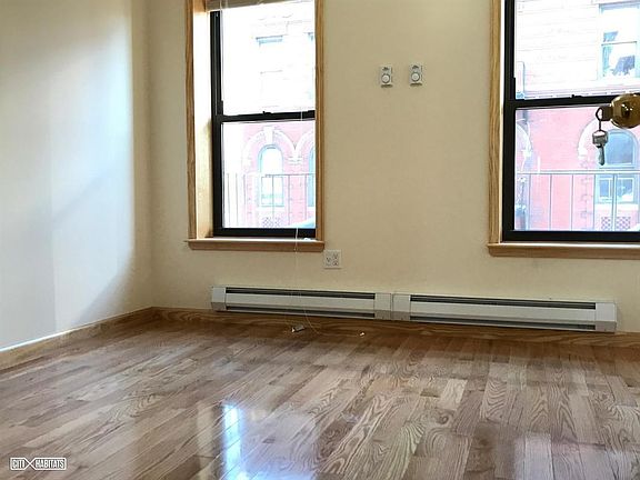 2nd image of 5 Eldridge St APT 8