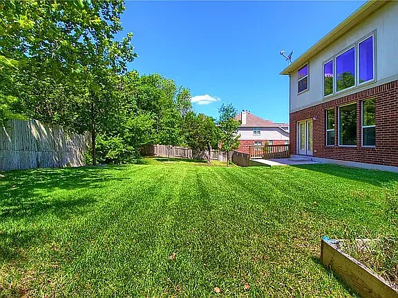 8717 Fenton Dr — Photo 14
