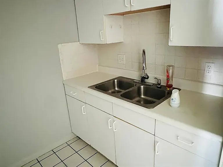 2353 Shelley St #11 — Photo 7