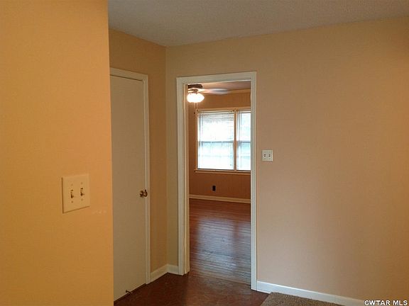 5th image of 78 Elmwood Dr