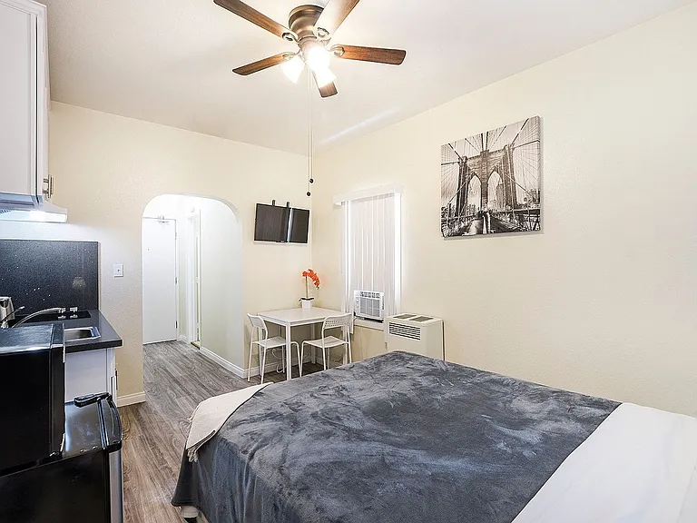 Soto Rose Apartments — Photo 64