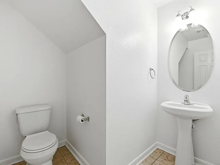 1230 Grassy View Dr — Photo 23