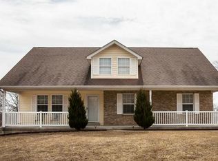 61 Summers Dr, Hawk Point, MO 63349