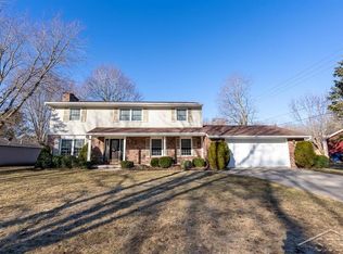 5403 Nakoma Dr, Midland, MI 48640