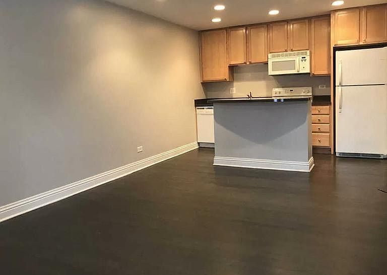 1st image of 5225 N Ashland Ave #2