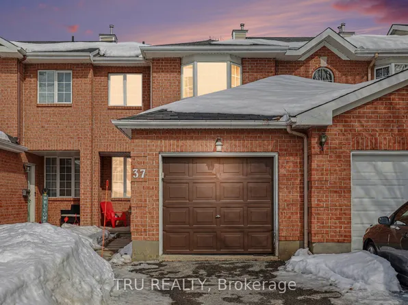 37 Daventry Cres, Ottawa, ON K2J 4N6