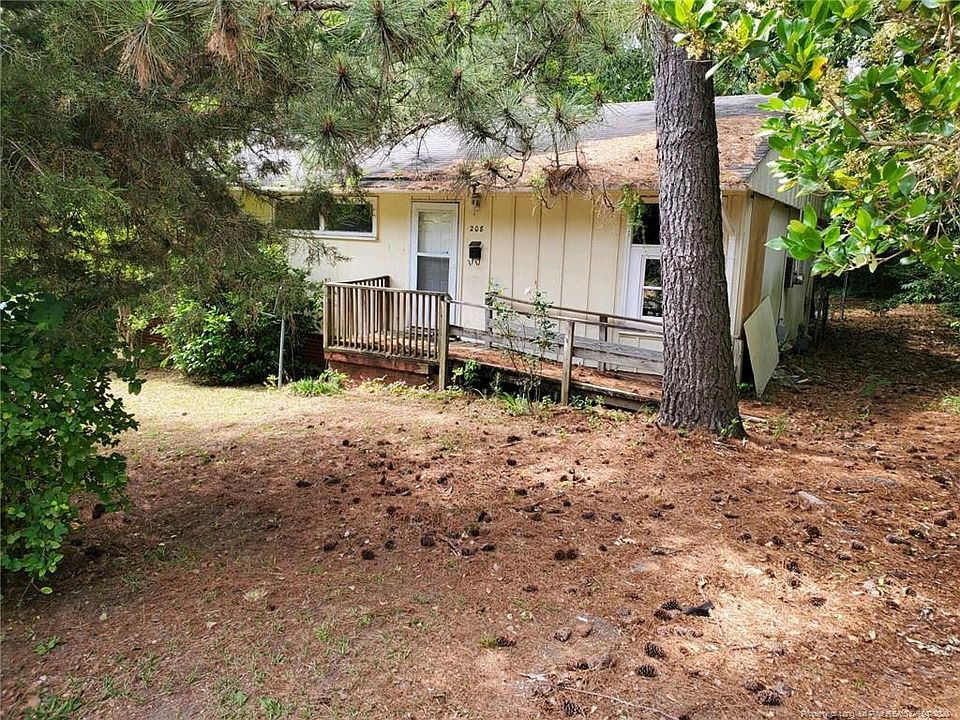 2nd image of 208 Langdon St