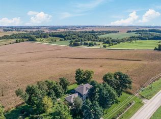 835 Linn Ridge Rd, Mount Vernon, IA 52314
