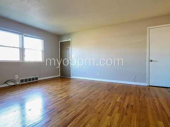 5th image of 810 N 46th St #11