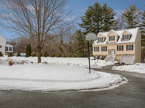 2nd image of 36 Jodi Dr