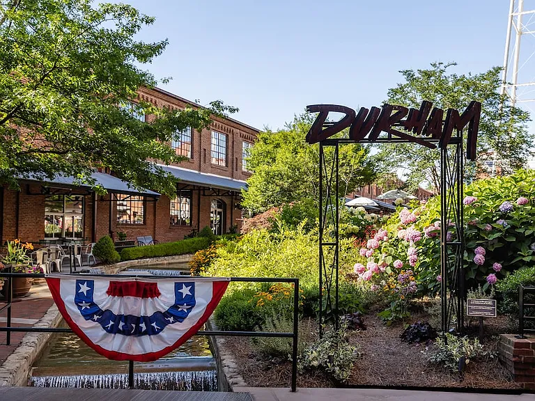 15 minutes from American Tobacco Campus in Downtown Durham