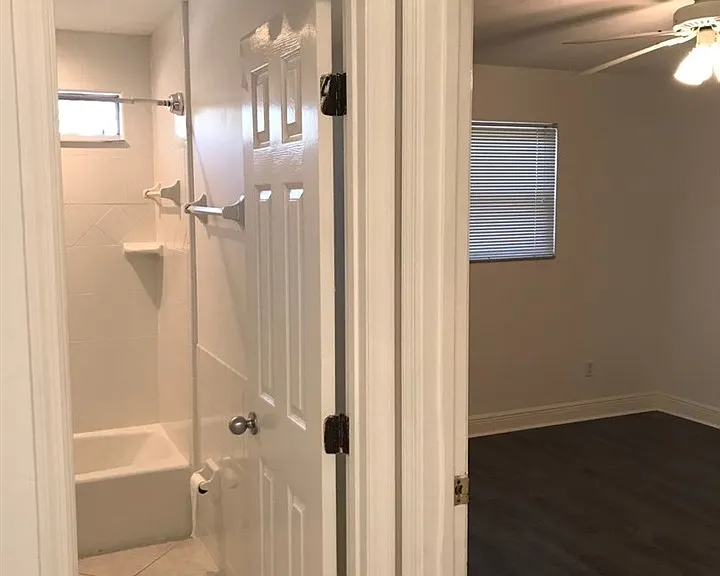 156 Locke St #C — Photo 13