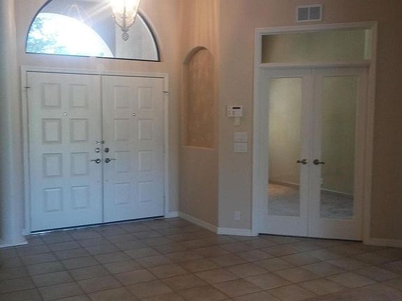 4th image of 329 Sandhurst Dr