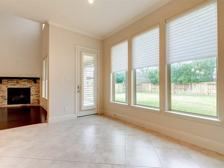 10307 Latta Creek Dr — Photo 23