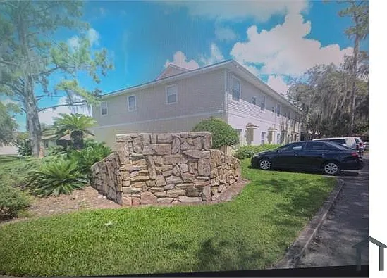 3 bed, 1710 sqft, $2,290 — Photo 1