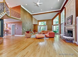 8650 Timber Ridge Dr, Burr Ridge, IL 60527