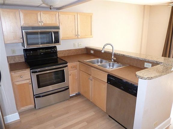 4th image of 151 E Washington St Unit 622