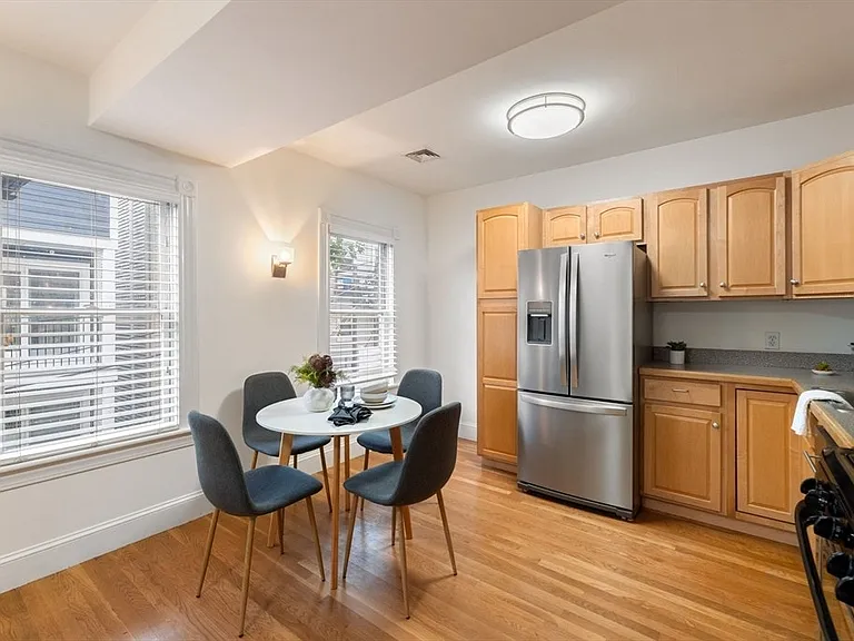 296 W 3rd St #20 — Photo 8