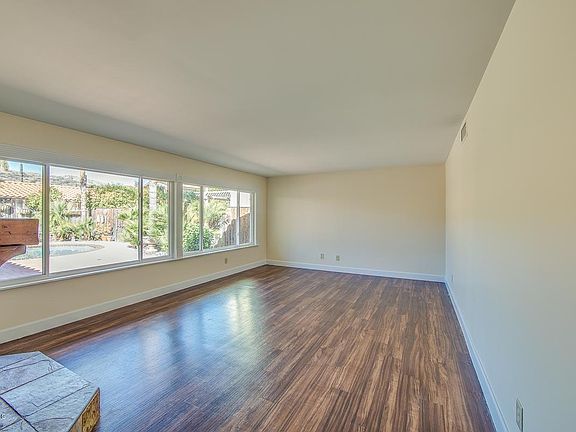 4th image of 1677 Oldcastle Pl