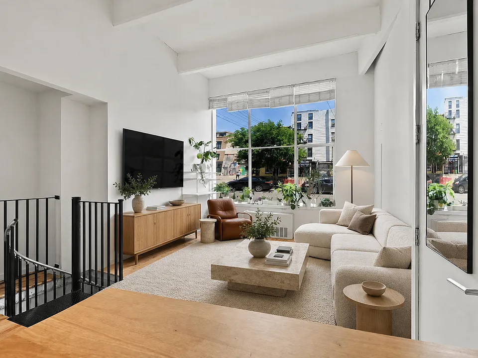 55 Hope St #110