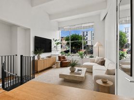 55 Hope St