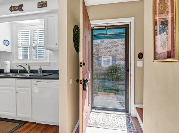 3700 Bush River Rd APT H5, Columbia, SC 29210