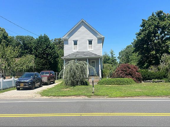 3rd image of 995 Church St