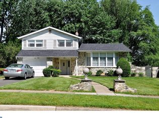 616 Oriole Ln, Dresher, PA 19025