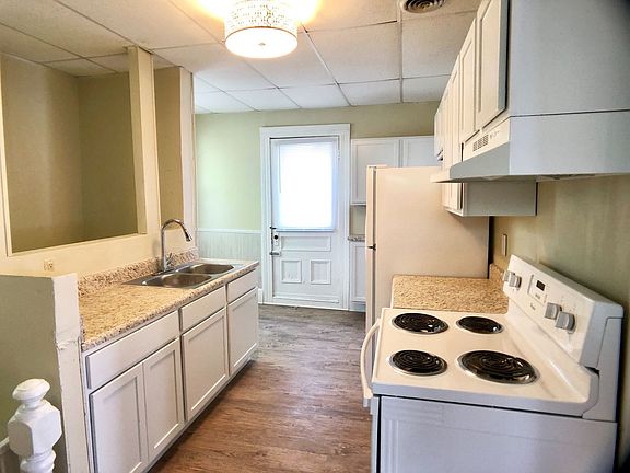 3rd image of 322 S Mendenhall St APT 2