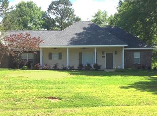 108 Pleasant Lakes Dr, Terry, MS 39170