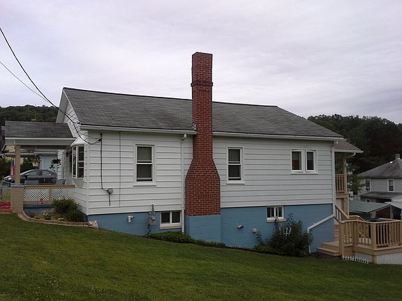 2nd image of 212 Philos Ave