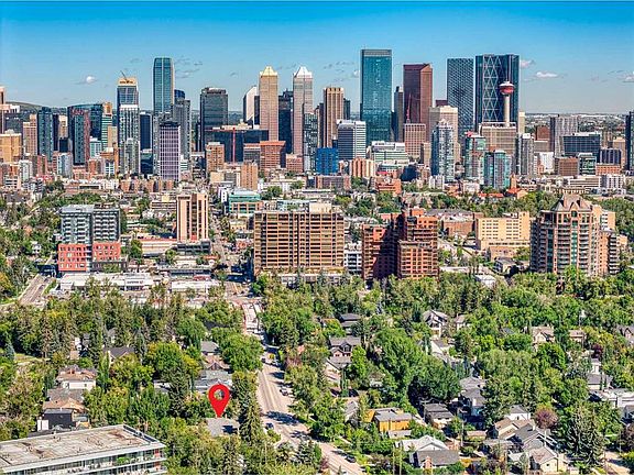 5th image of 3205 E 4th St SW