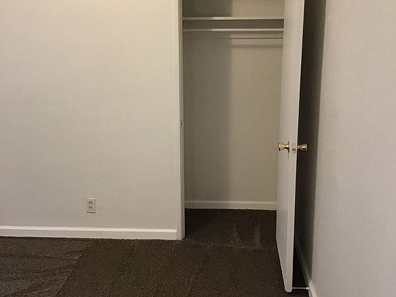 5th image of 3736 6th Ave