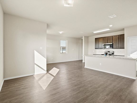 4th image of 5042 Sandstone Way