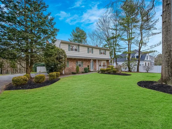 20 Grayon Drive, Dix Hills, NY 11746